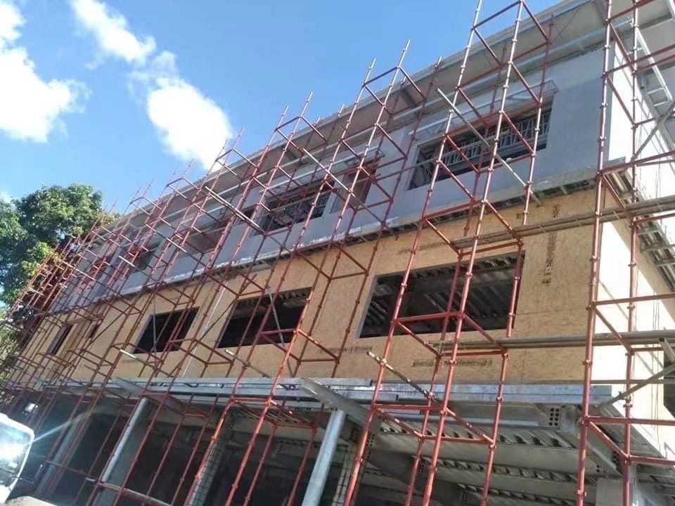 عزل الصوت السقف المنحدر فيلا متعددة الطوابق الحديد الخفيف المقياس منزل للمستشفى